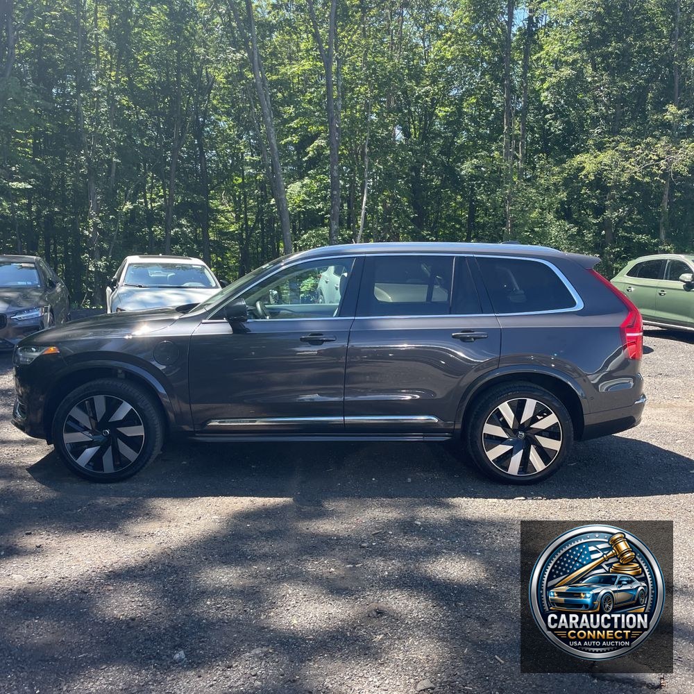 2024 Volvo XC90 T8 - Plus PHEV