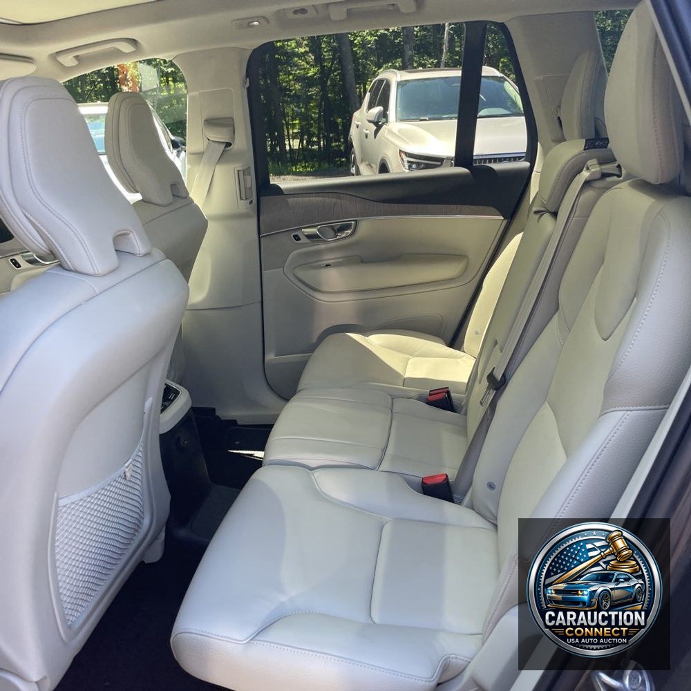 2024 Volvo XC90 T8 - Plus PHEV