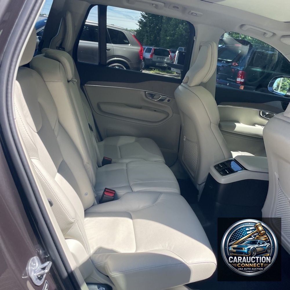 2024 Volvo XC90 T8 - Plus PHEV