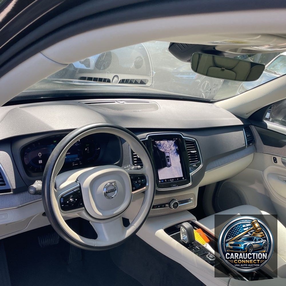 2024 Volvo XC90 T8 - Plus PHEV
