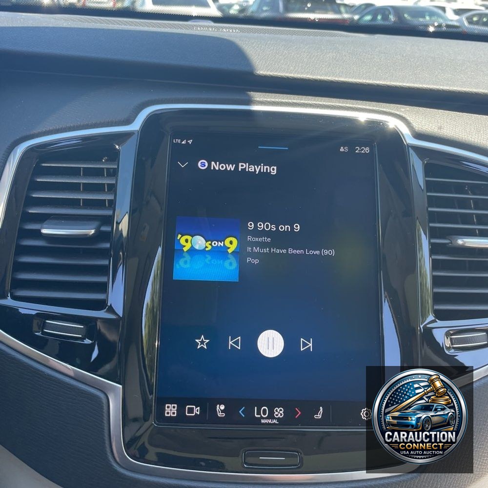 2024 Volvo XC90 T8 - Plus PHEV