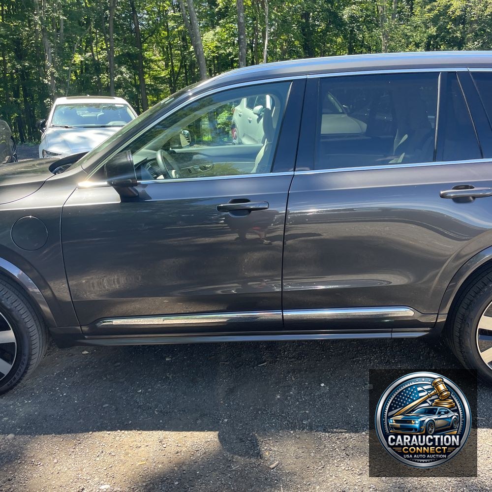 2024 Volvo XC90 T8 - Plus PHEV