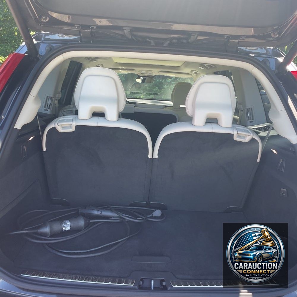 2024 Volvo XC90 T8 - Plus PHEV