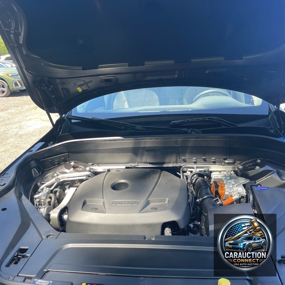 2024 Volvo XC90 T8 - Plus PHEV