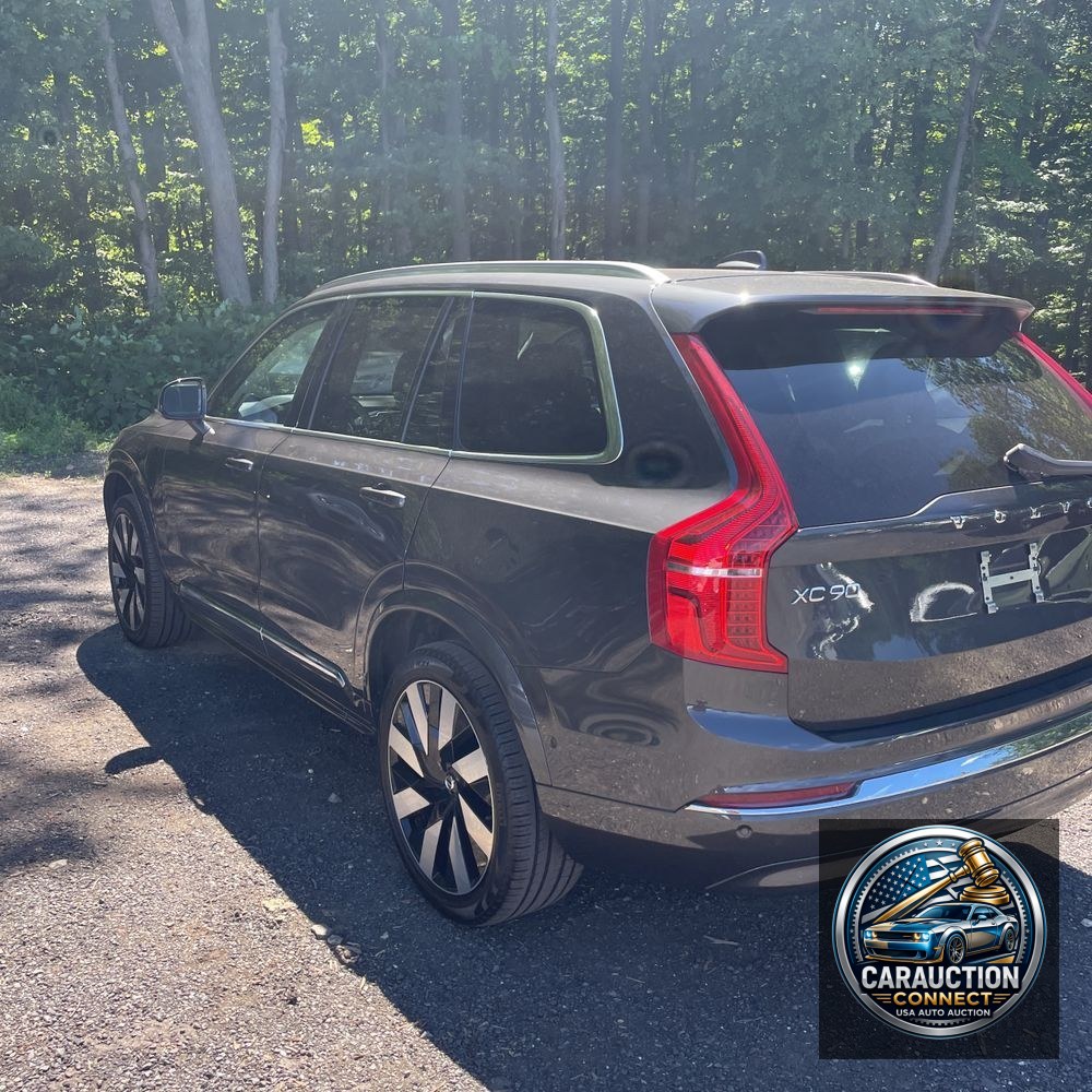 2024 Volvo XC90 T8 - Plus PHEV