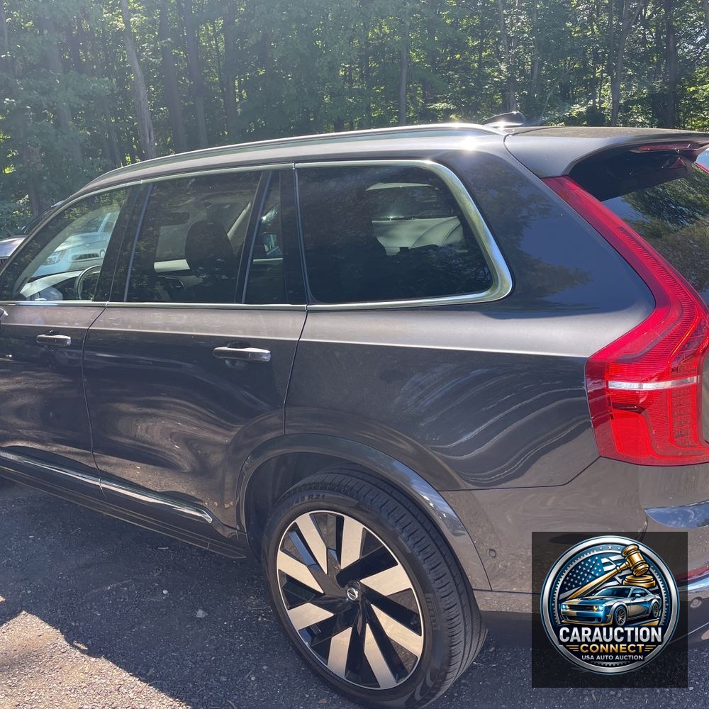 2024 Volvo XC90 T8 - Plus PHEV