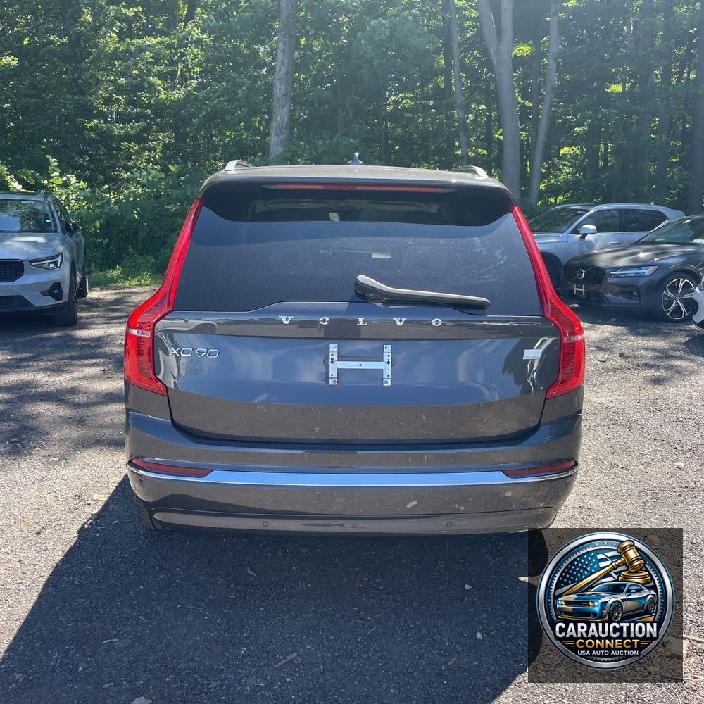 2024 Volvo XC90 T8 - Plus PHEV