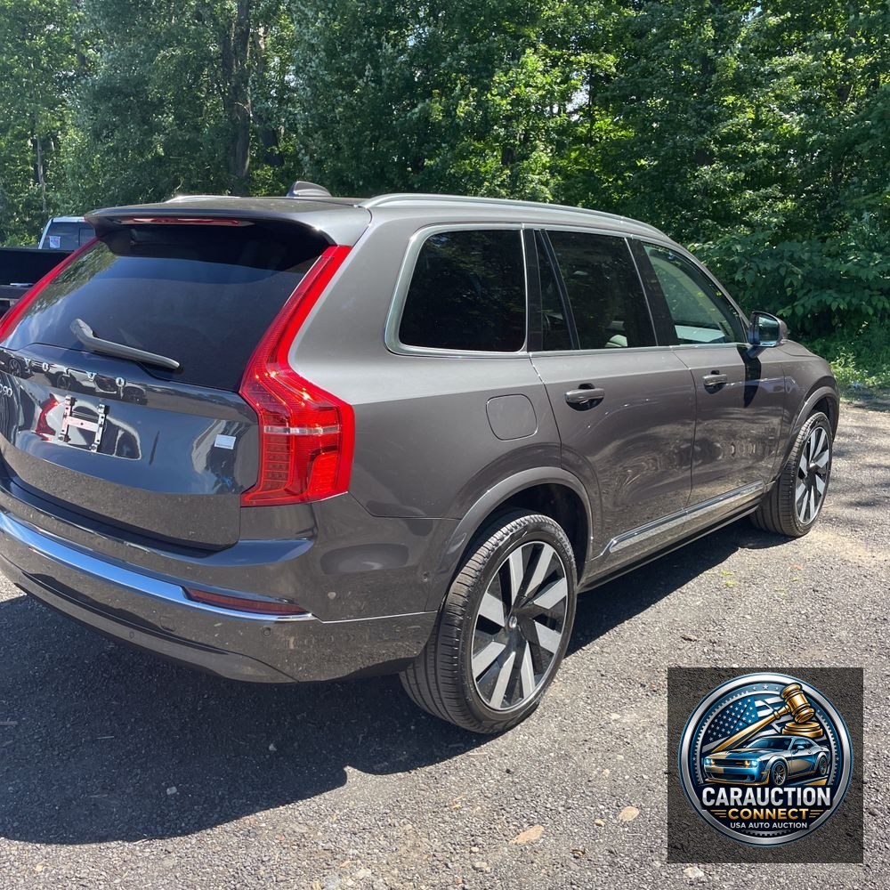 2024 Volvo XC90 T8 - Plus PHEV