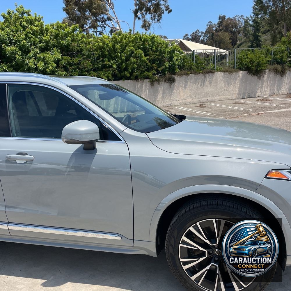 2024 Volvo XC90 T8 - Plus PHEV