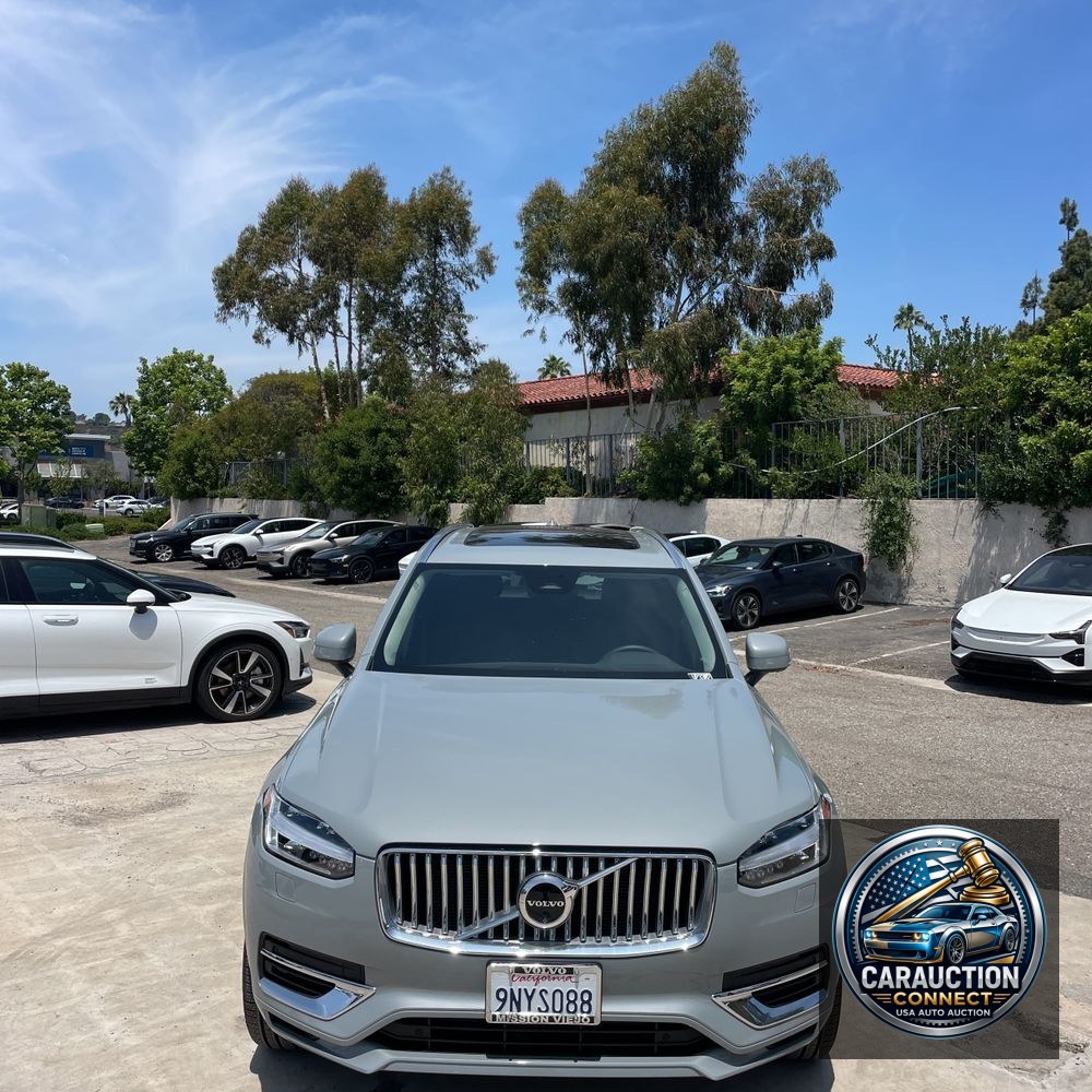 2024 Volvo XC90 T8 - Plus PHEV
