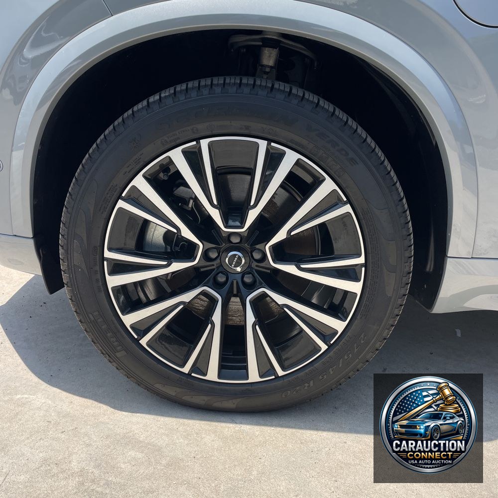 2024 Volvo XC90 T8 - Plus PHEV
