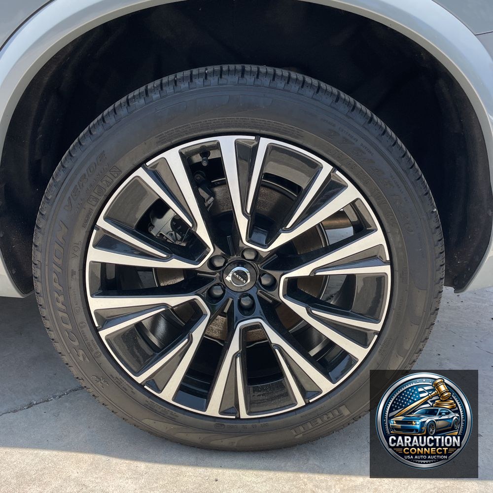2024 Volvo XC90 T8 - Plus PHEV