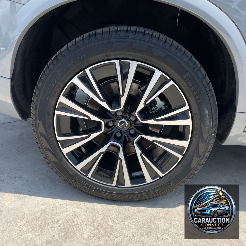 2024 Volvo XC90 T8 - Plus PHEV