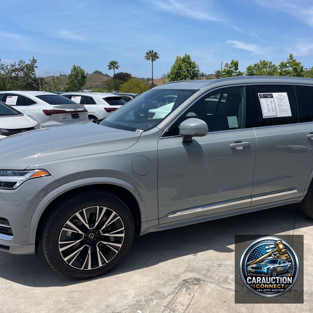 2024 Volvo XC90 T8 - Plus PHEV