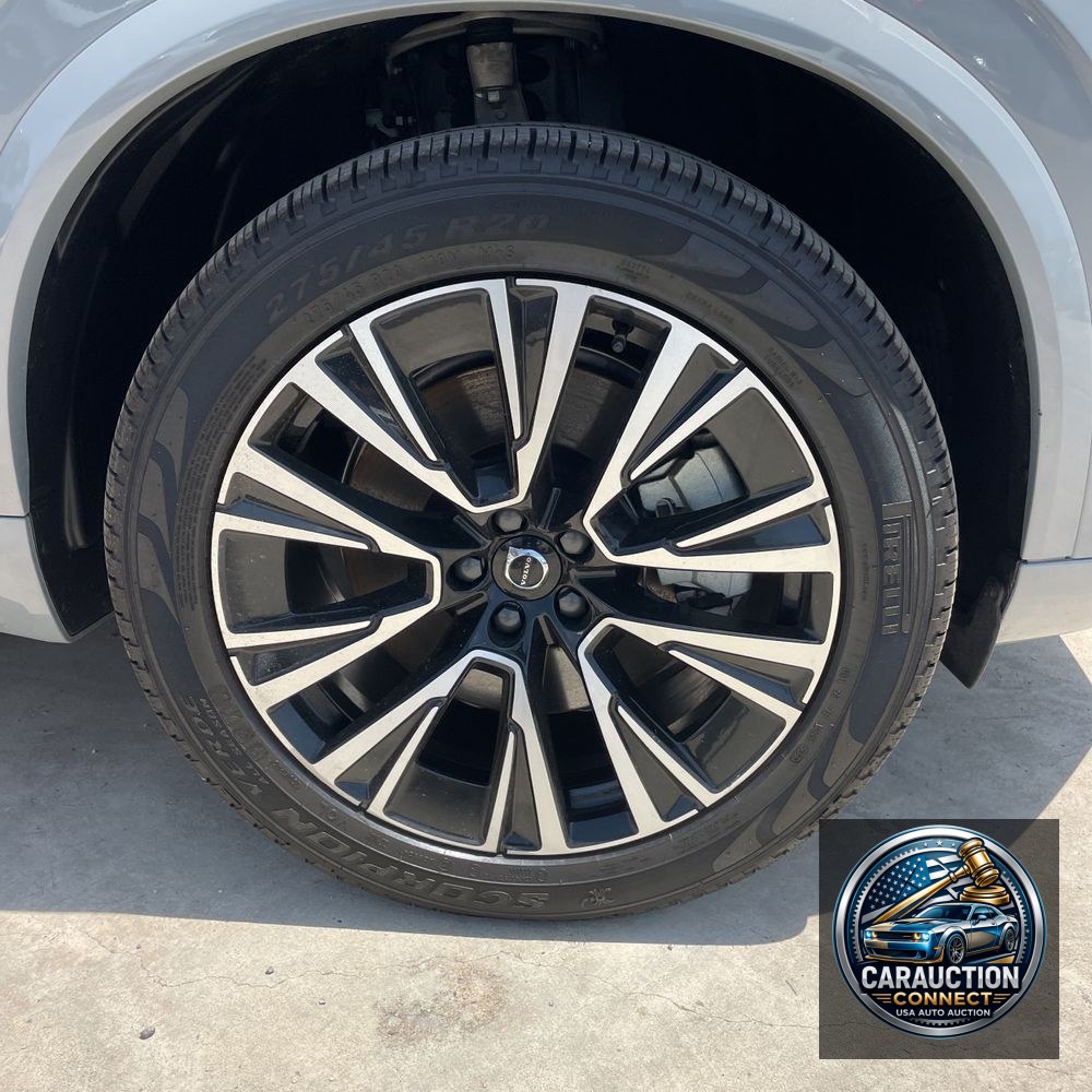 2024 Volvo XC90 T8 - Plus PHEV