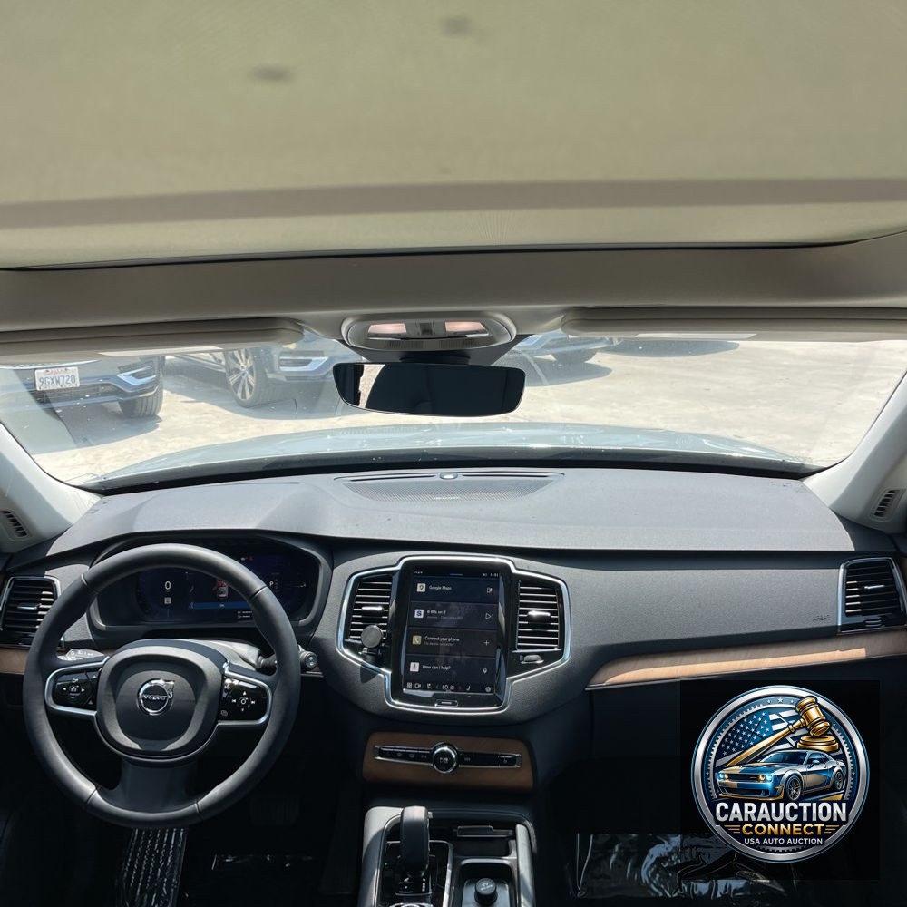 2024 Volvo XC90 T8 - Plus PHEV