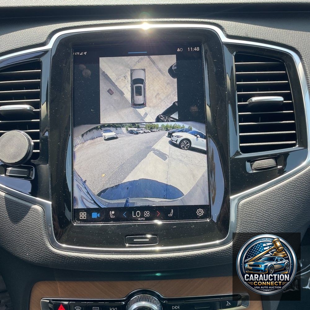 2024 Volvo XC90 T8 - Plus PHEV