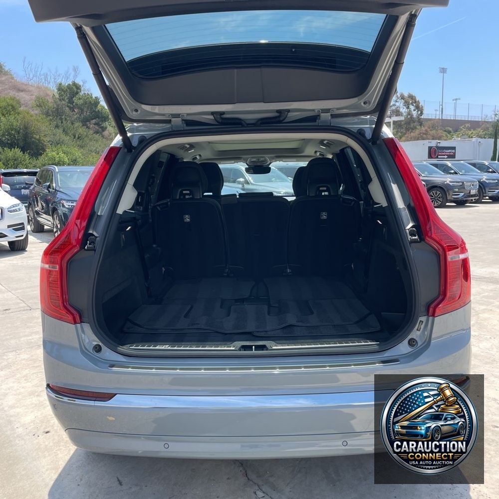 2024 Volvo XC90 T8 - Plus PHEV
