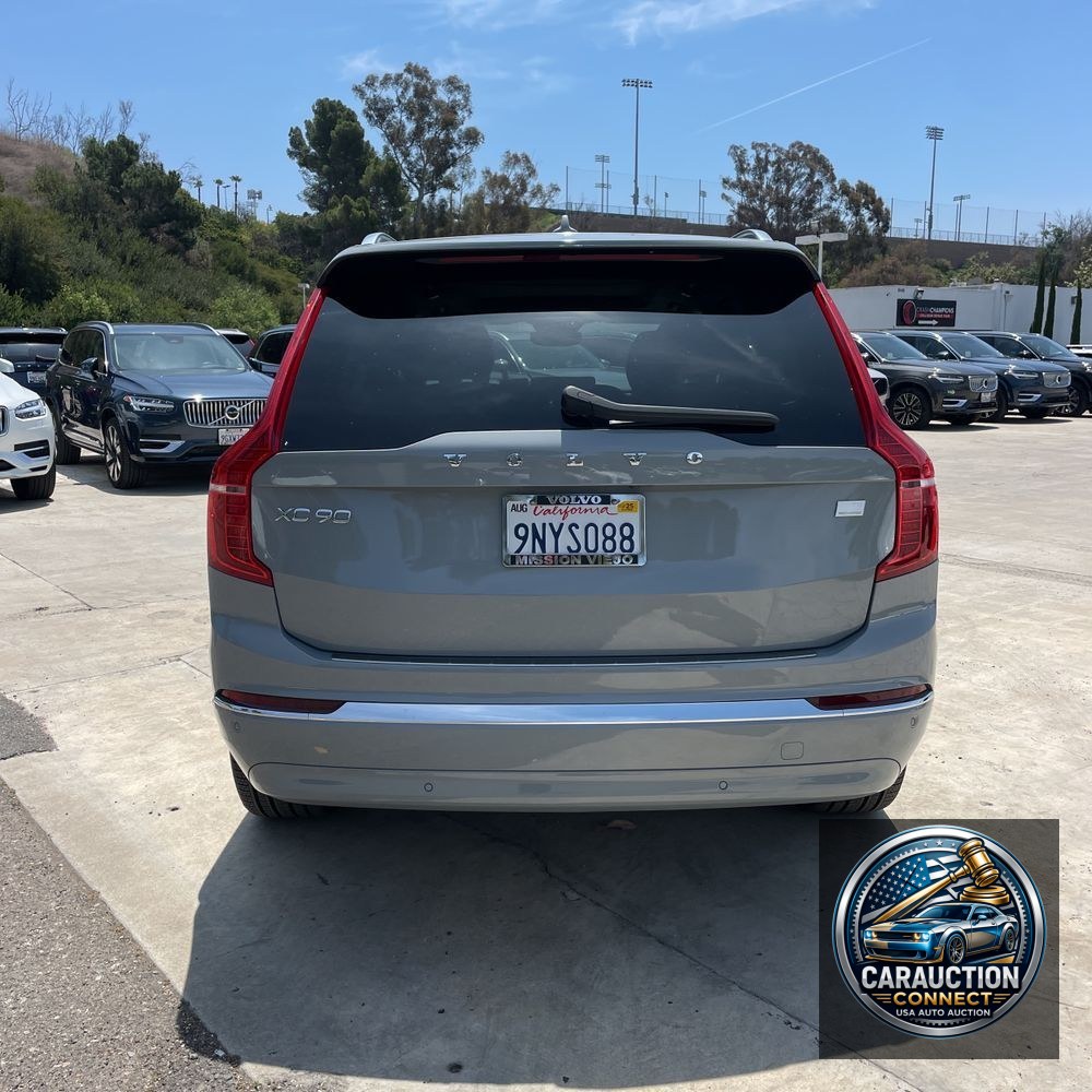 2024 Volvo XC90 T8 - Plus PHEV
