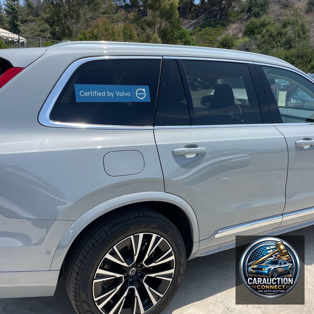 2024 Volvo XC90 T8 - Plus PHEV
