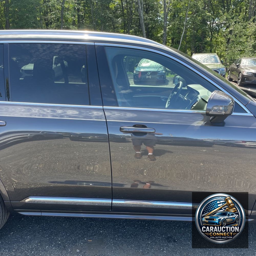 2024 Volvo XC90 T8 - Plus PHEV