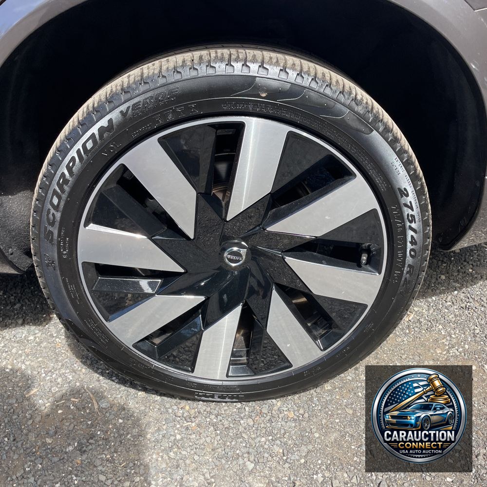 2024 Volvo XC90 T8 - Plus PHEV