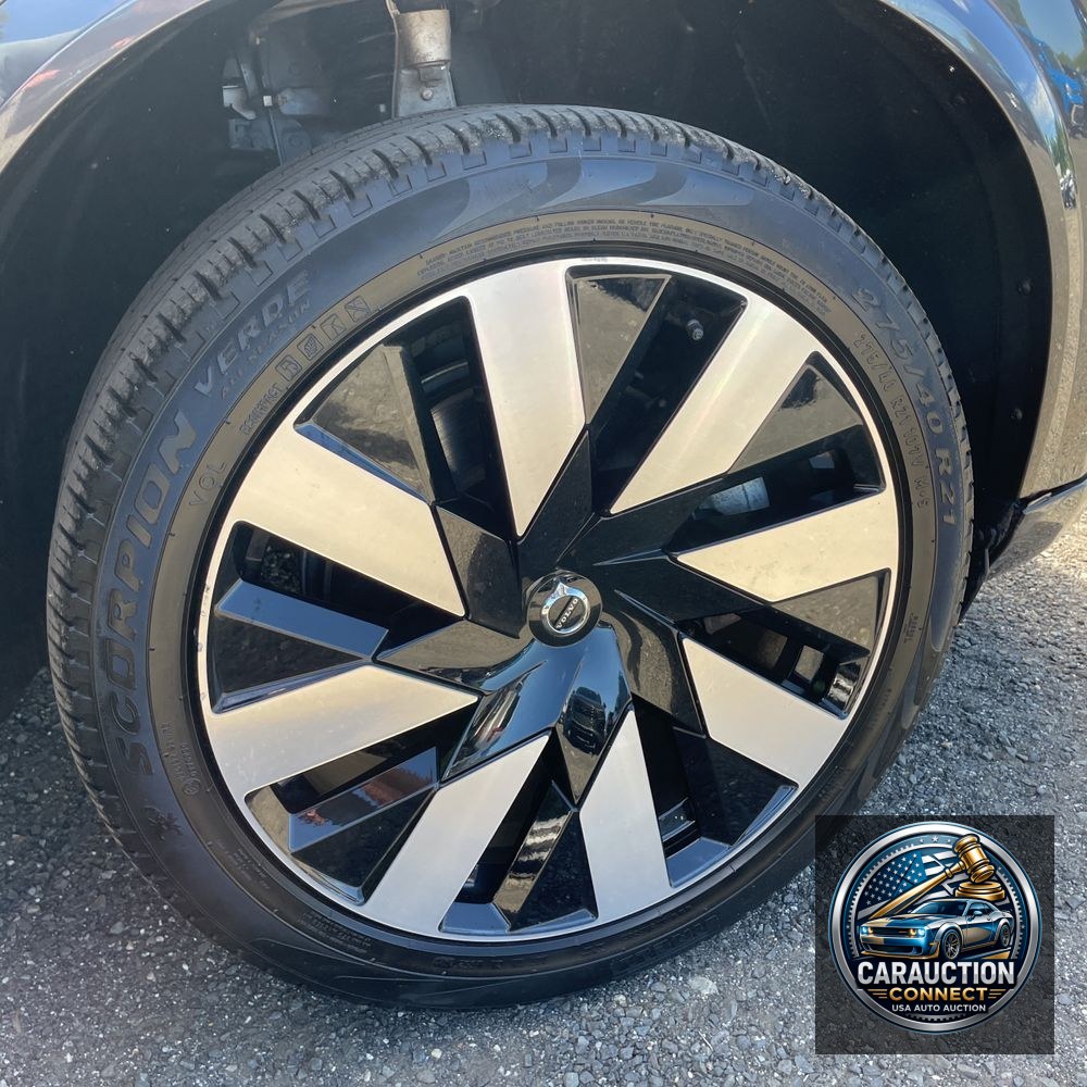 2024 Volvo XC90 T8 - Plus PHEV