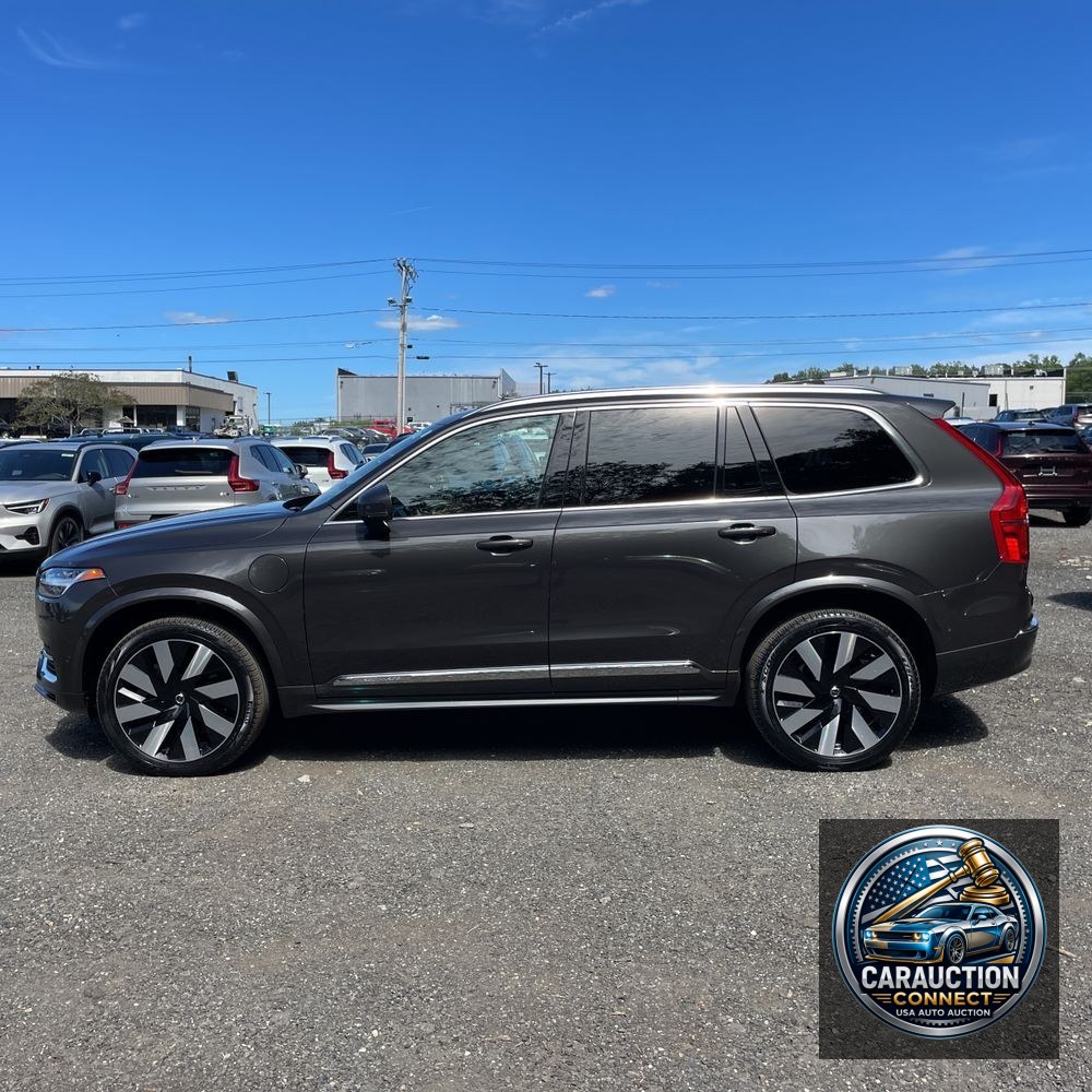 2024 Volvo XC90 T8 - Plus PHEV
