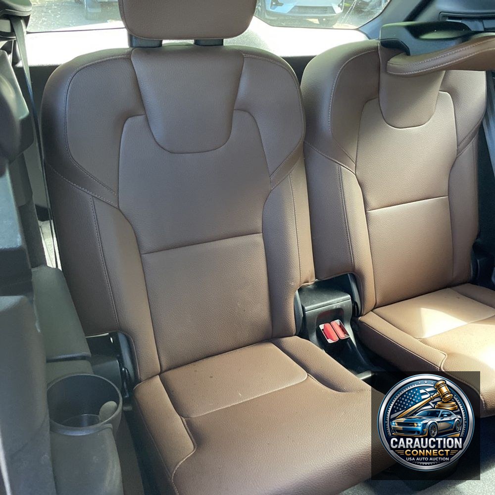 2024 Volvo XC90 T8 - Plus PHEV