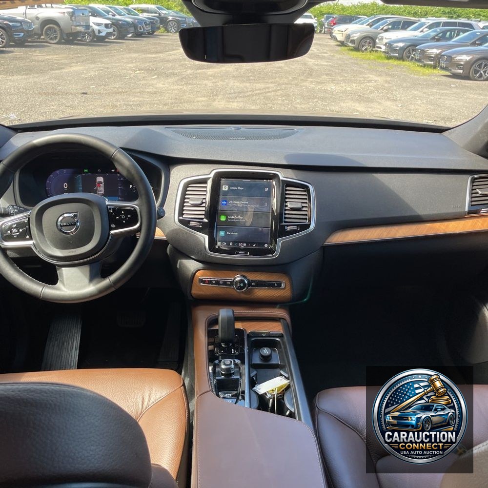 2024 Volvo XC90 T8 - Plus PHEV