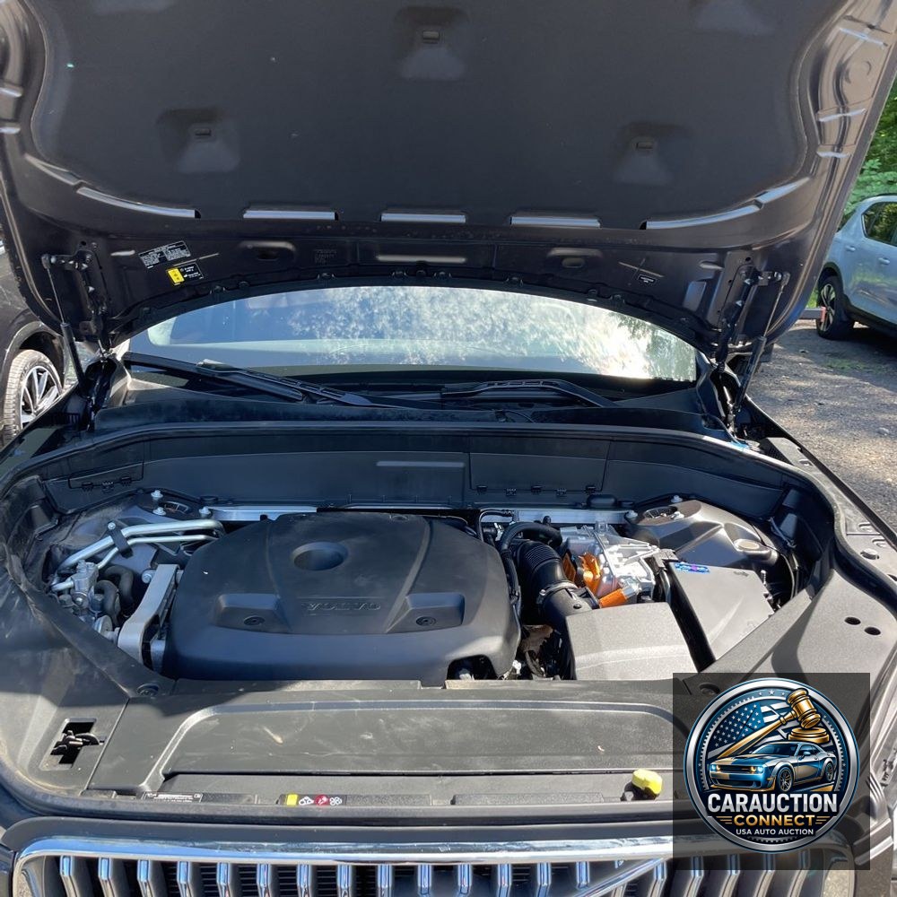2024 Volvo XC90 T8 - Plus PHEV