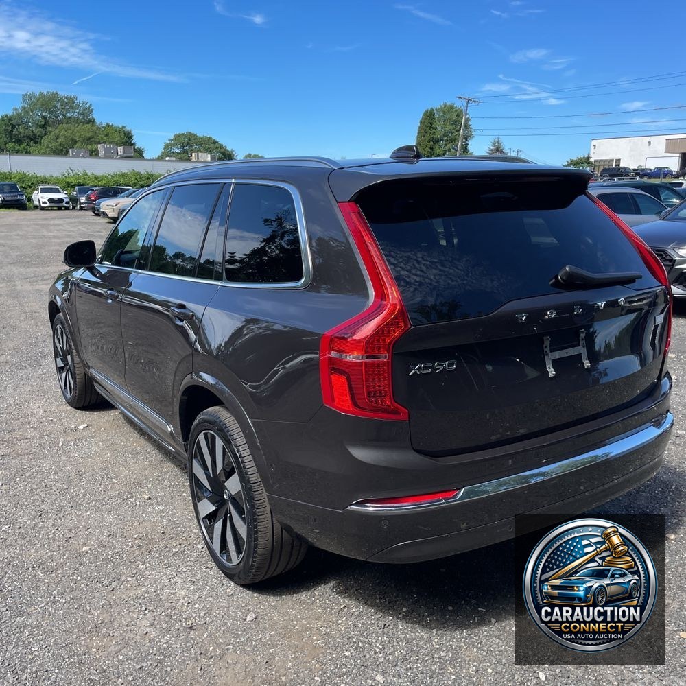 2024 Volvo XC90 T8 - Plus PHEV