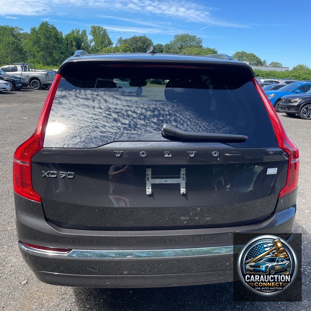 2024 Volvo XC90 T8 - Plus PHEV