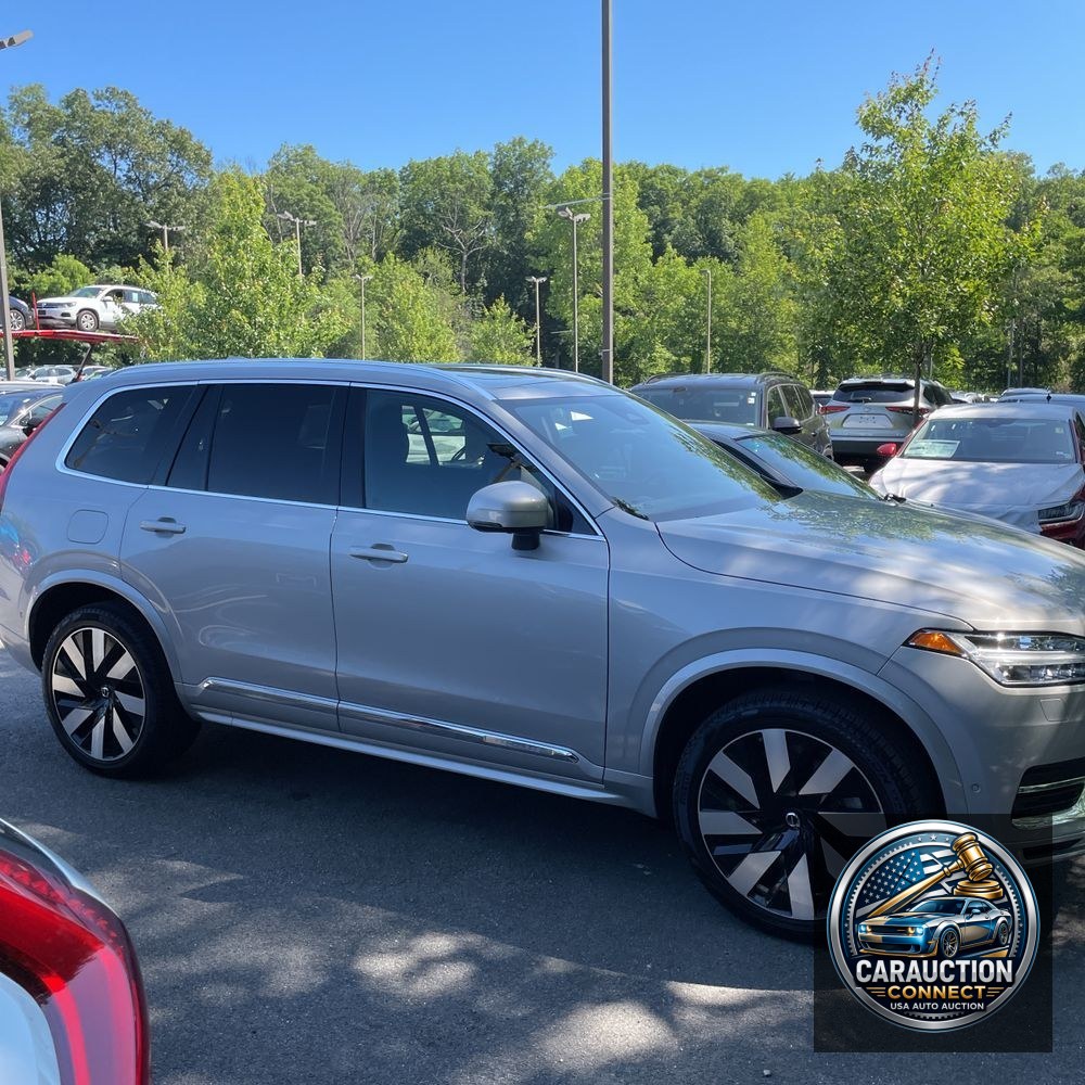 2024 Volvo XC90 T8 - Plus PHEV