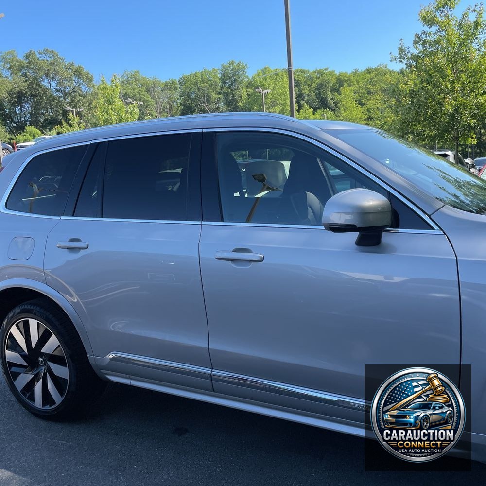 2024 Volvo XC90 T8 - Plus PHEV