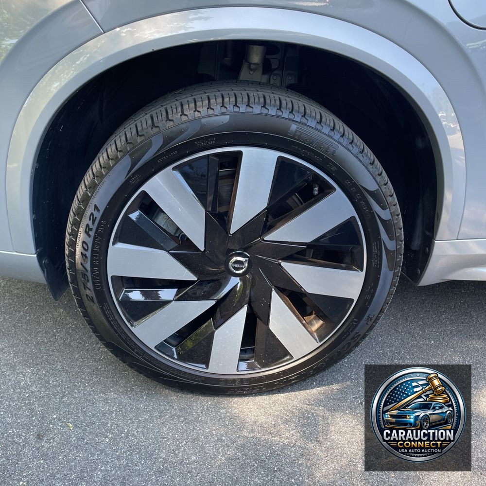 2024 Volvo XC90 T8 - Plus PHEV