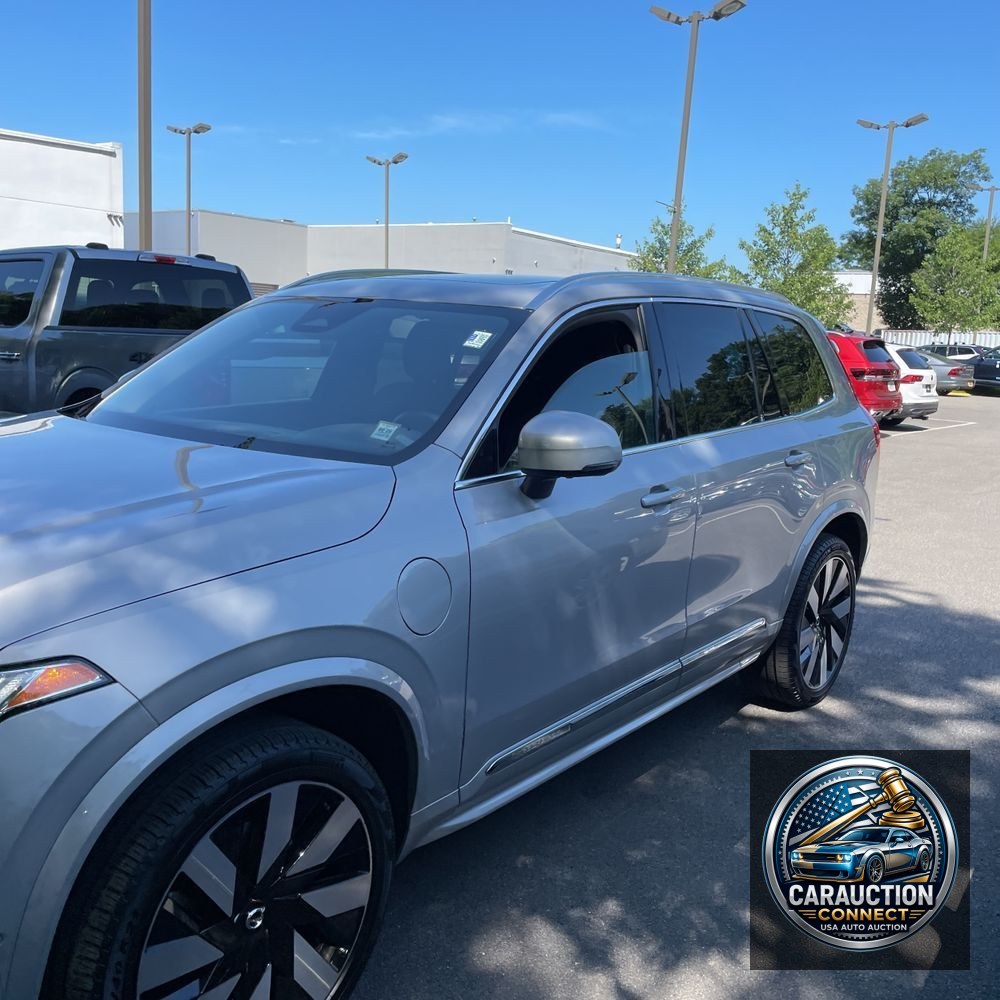 2024 Volvo XC90 T8 - Plus PHEV