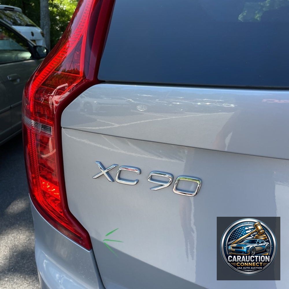 2024 Volvo XC90 T8 - Plus PHEV