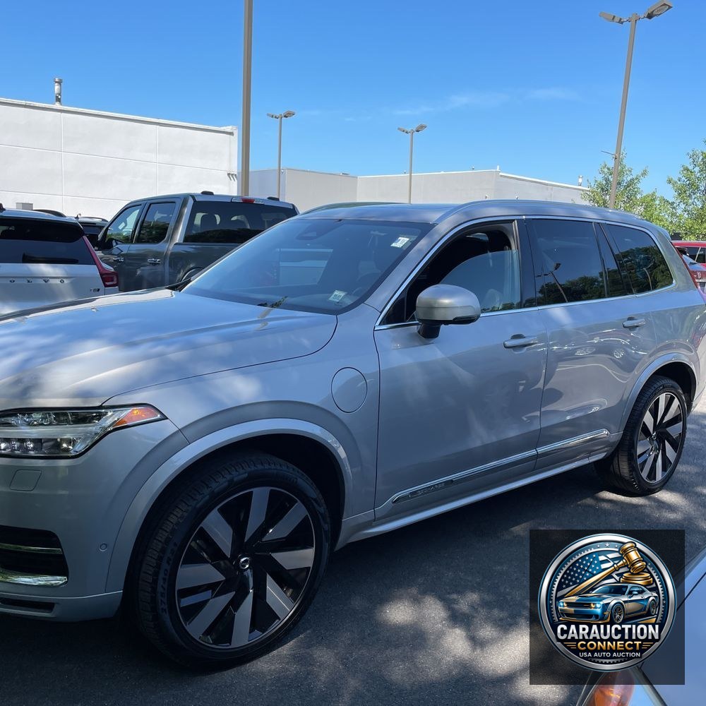 2024 Volvo XC90 T8 - Plus PHEV