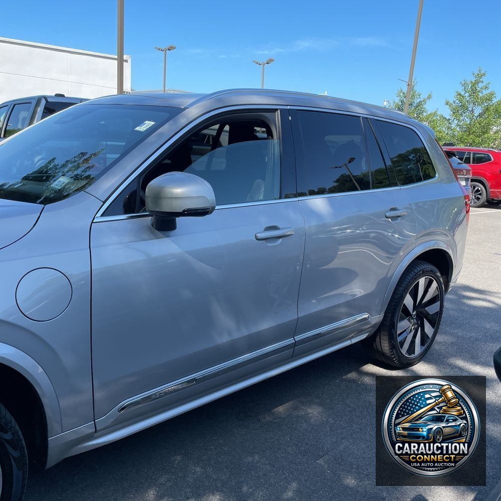 2024 Volvo XC90 T8 - Plus PHEV