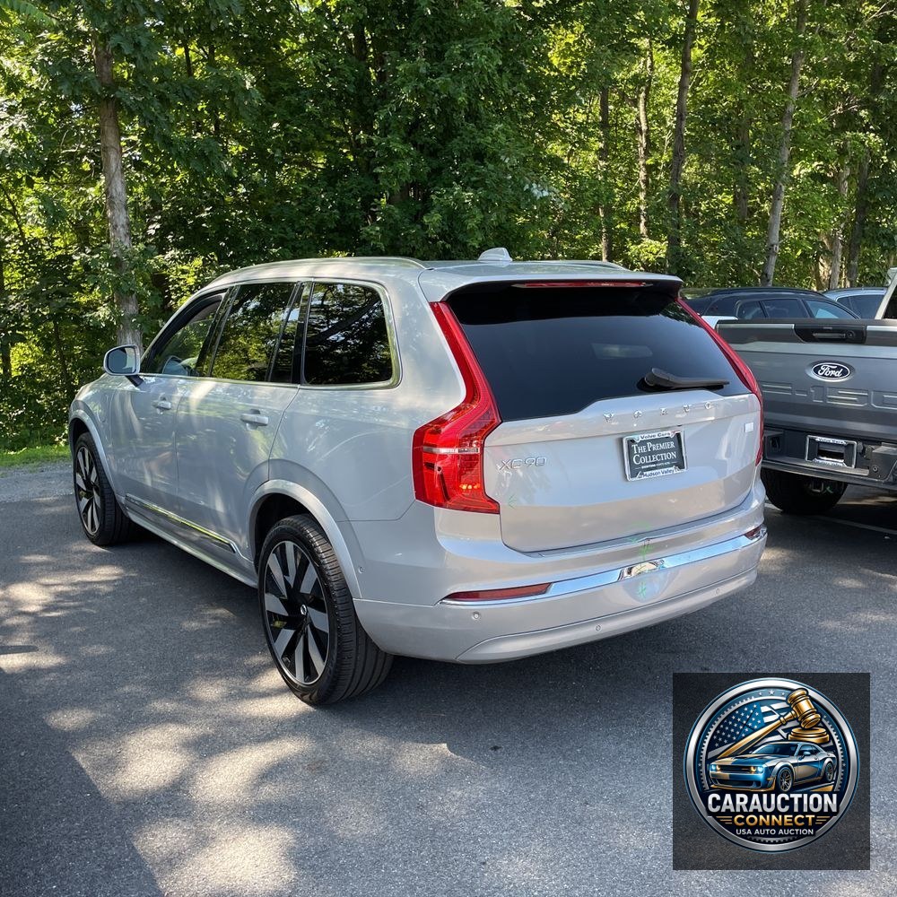 2024 Volvo XC90 T8 - Plus PHEV