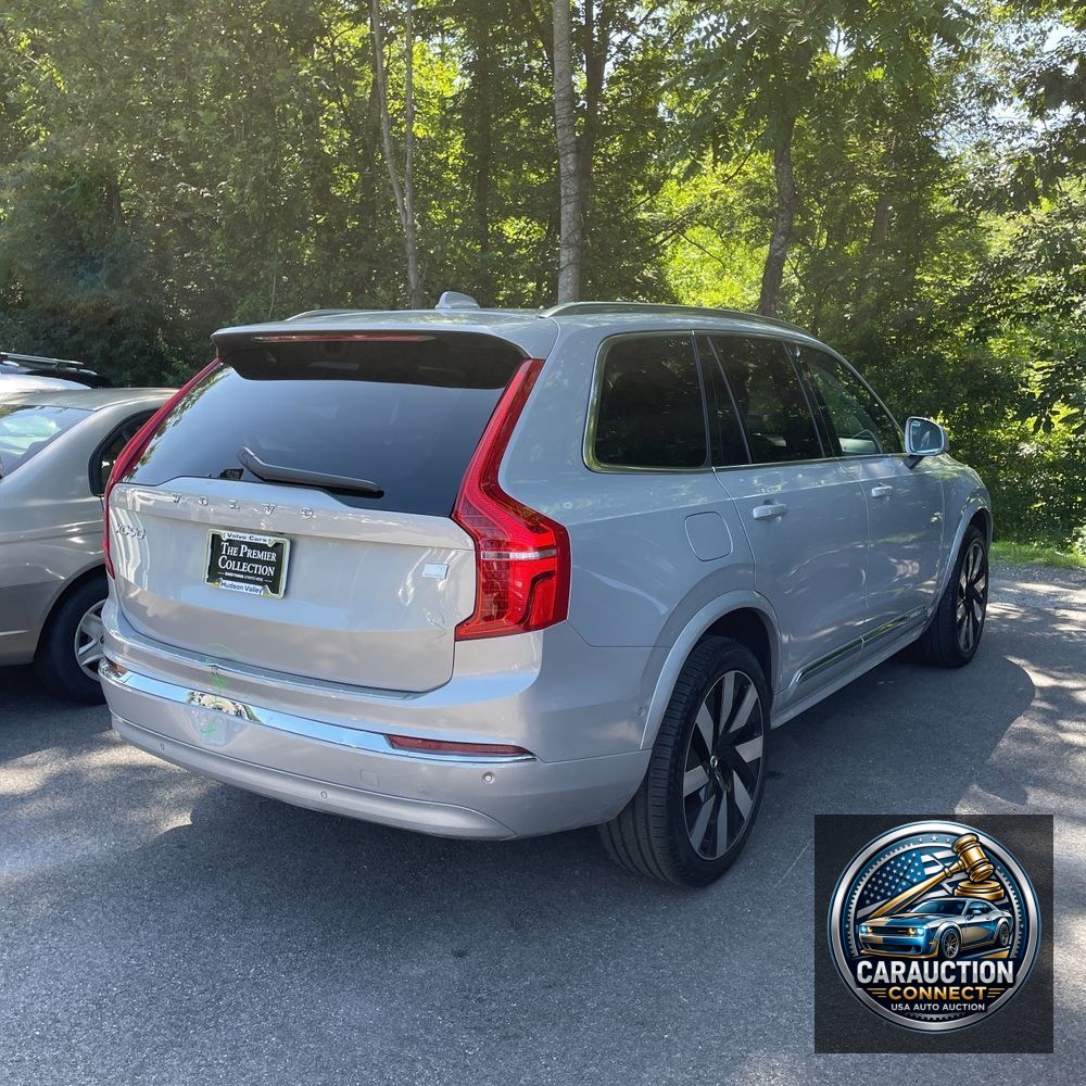 2024 Volvo XC90 T8 - Plus PHEV