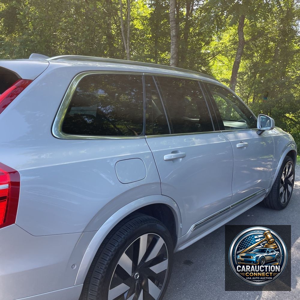2024 Volvo XC90 T8 - Plus PHEV