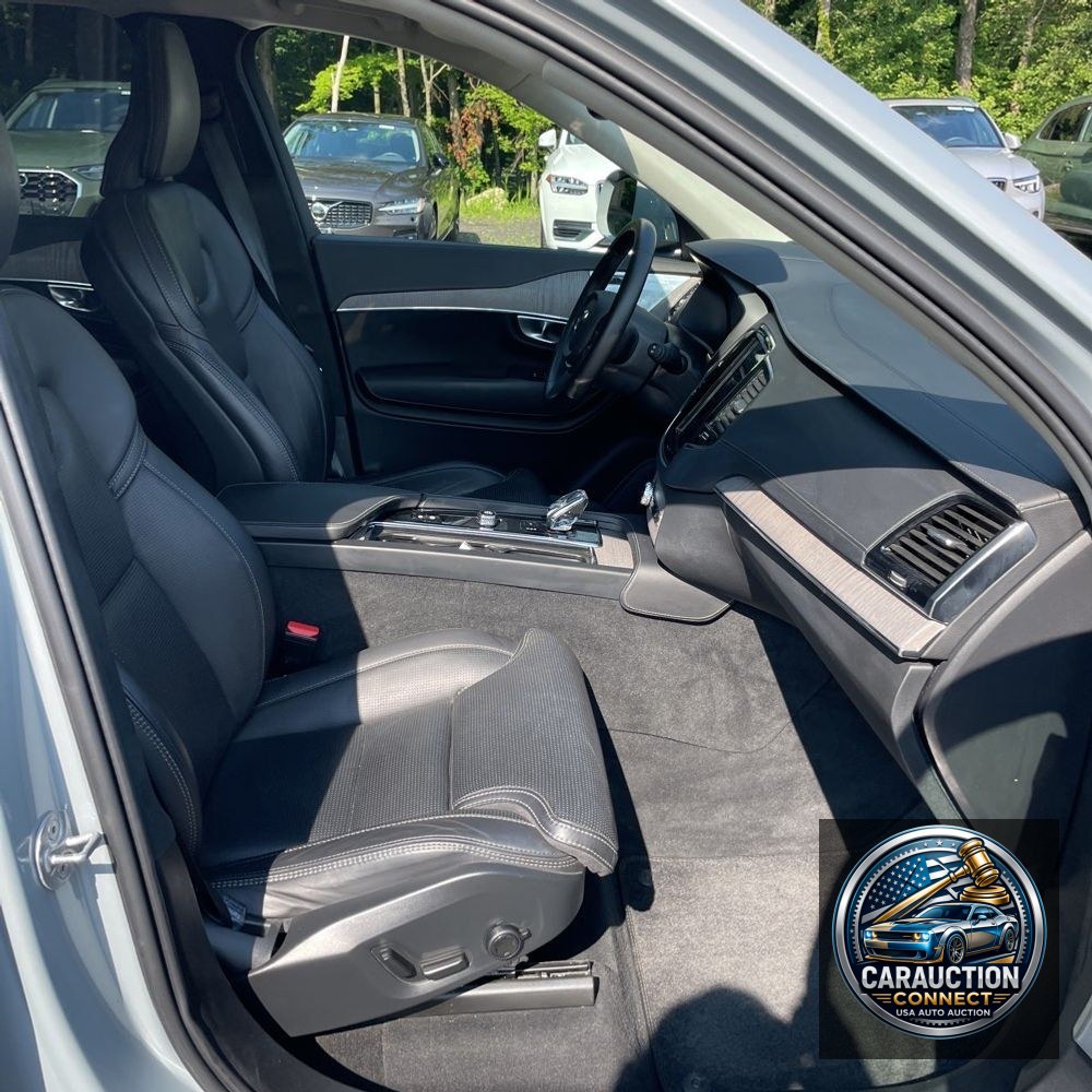 2024 Volvo XC90 T8 - Ultimate PHEV