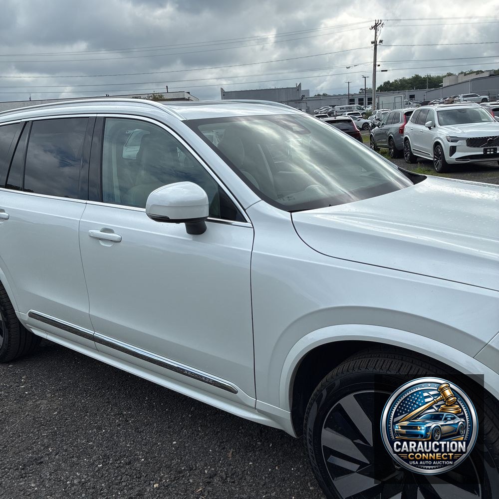 2024 Volvo XC90 T8 - Ultimate PHEV