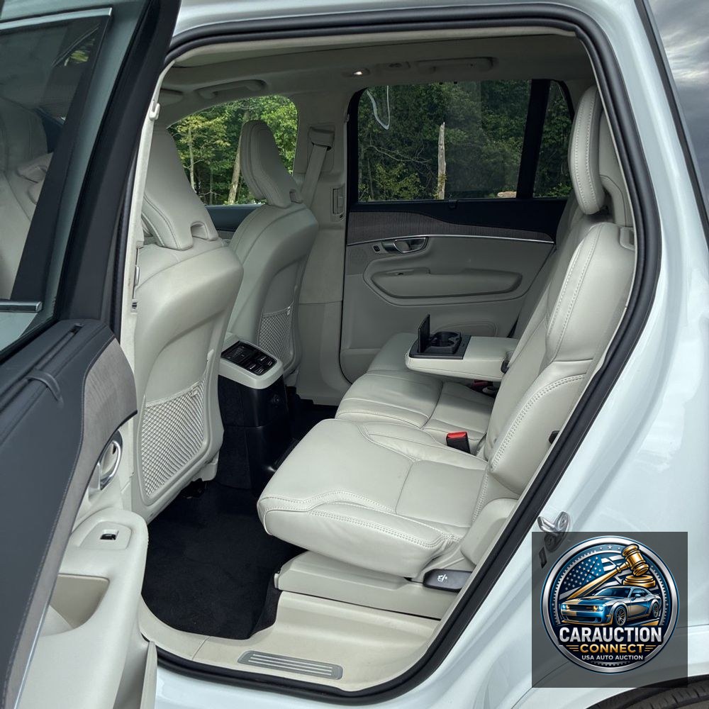 2024 Volvo XC90 T8 - Ultimate PHEV