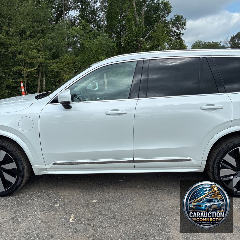 2024 Volvo XC90 T8 - Ultimate PHEV