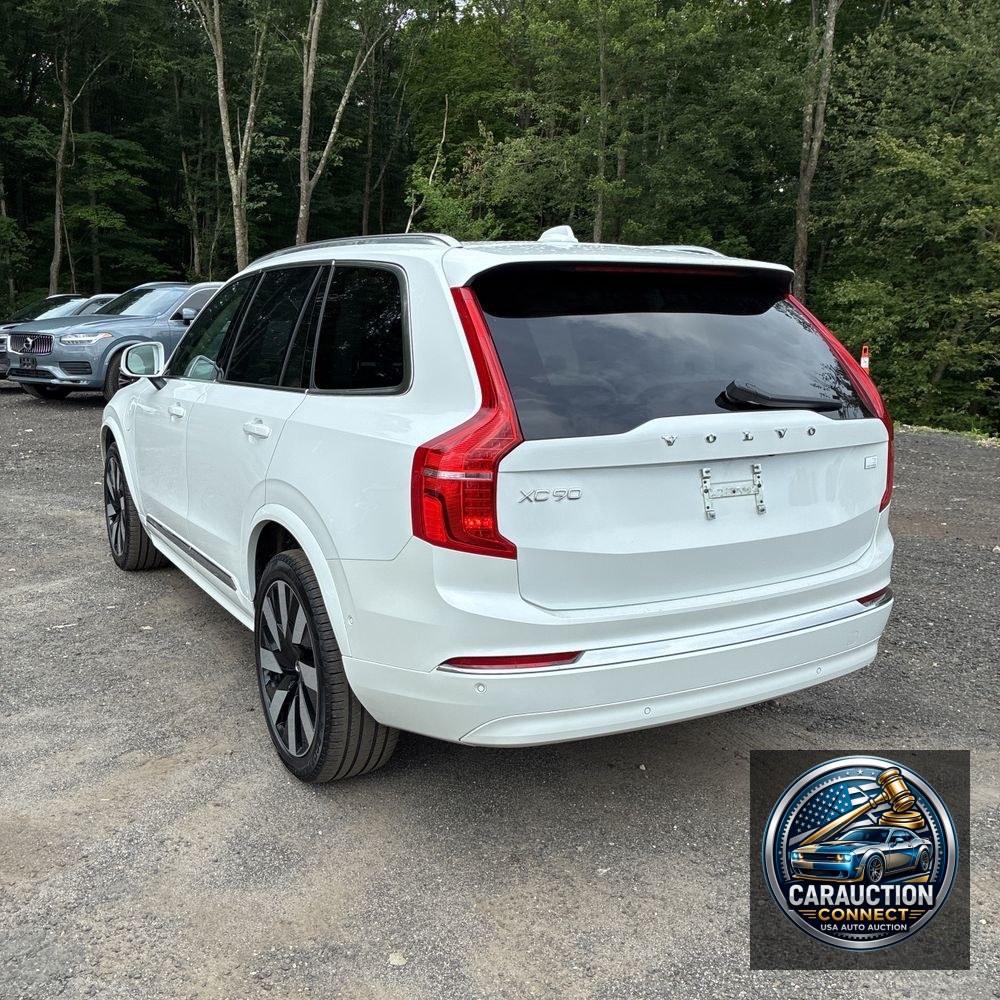 2024 Volvo XC90 T8 - Ultimate PHEV