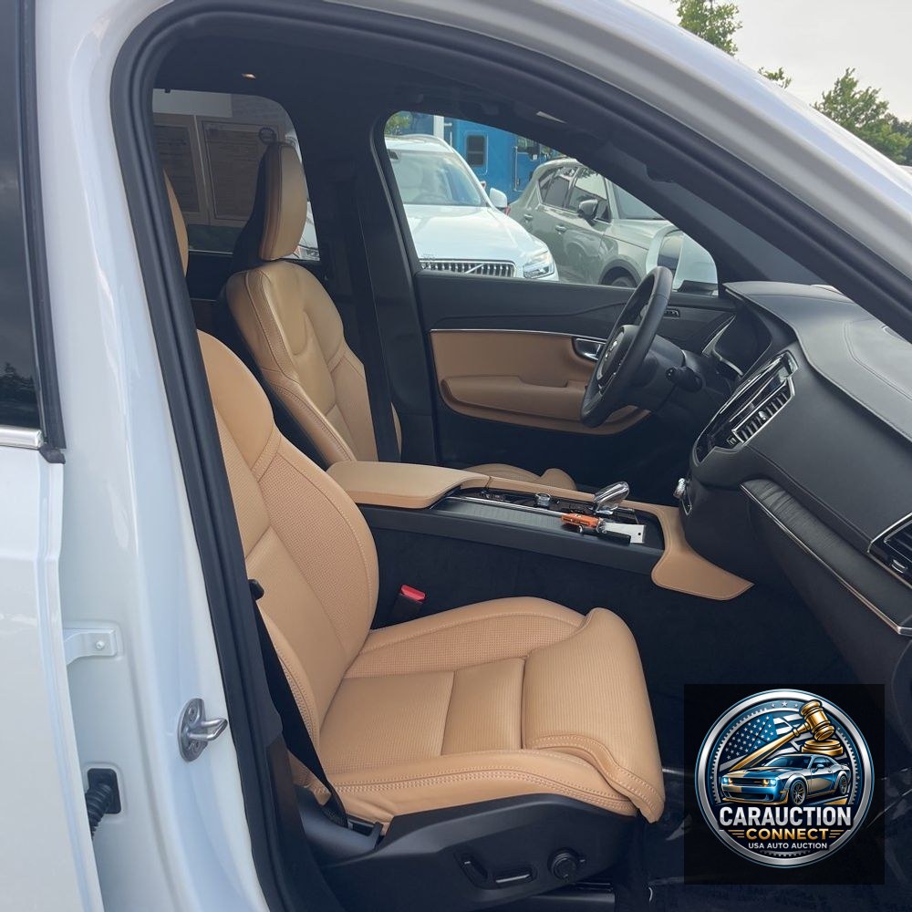 2024 Volvo XC90 T8 - Ultimate PHEV
