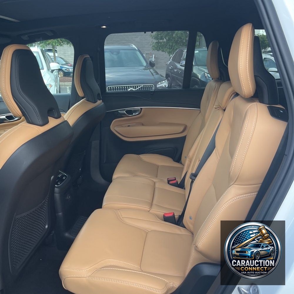 2024 Volvo XC90 T8 - Ultimate PHEV